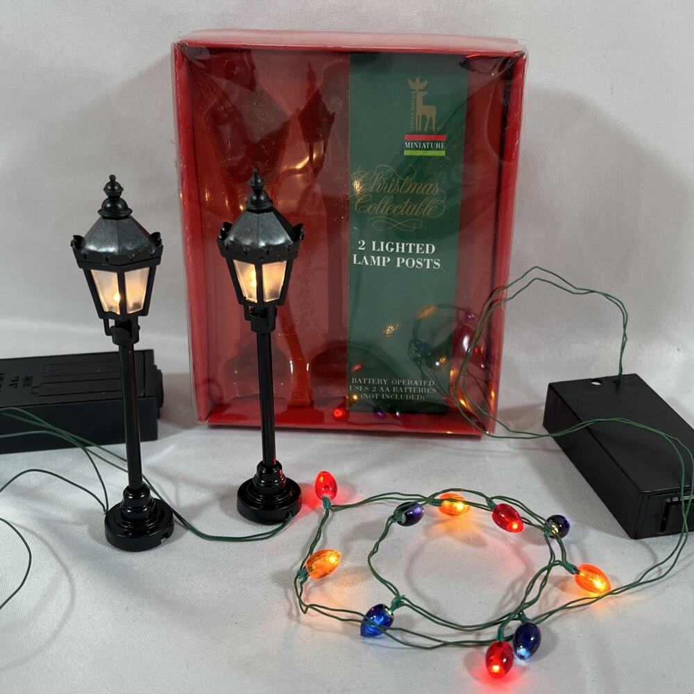 Santas Best Christmas Lighted Lamp Posts Villages Town Train + String Lights